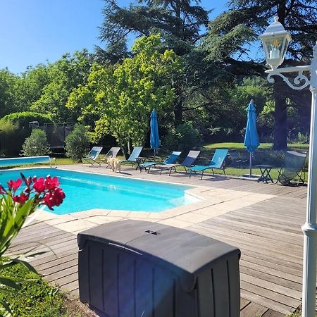 Chambres D'Hotes Le Cedre Bleu Saint-Lattier Экстерьер фото