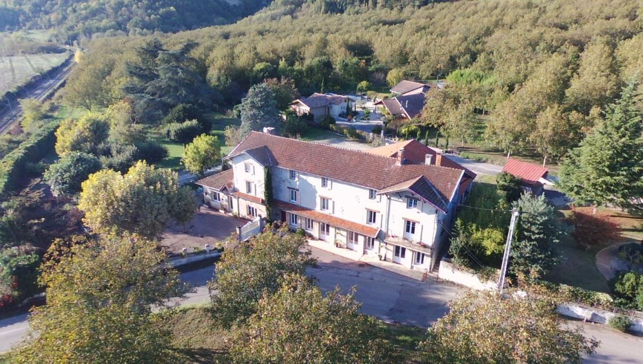Chambres D'Hotes Le Cedre Bleu Saint-Lattier Экстерьер фото