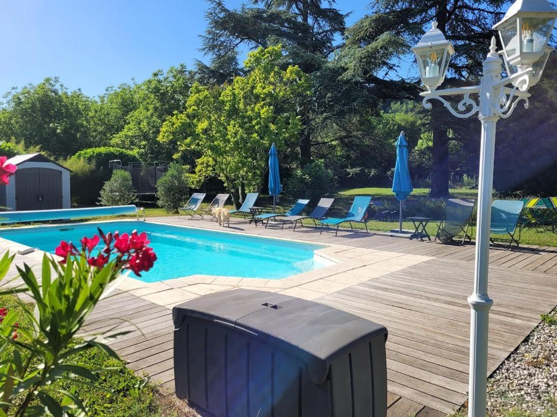 Chambres D'Hotes Le Cedre Bleu Saint-Lattier Экстерьер фото